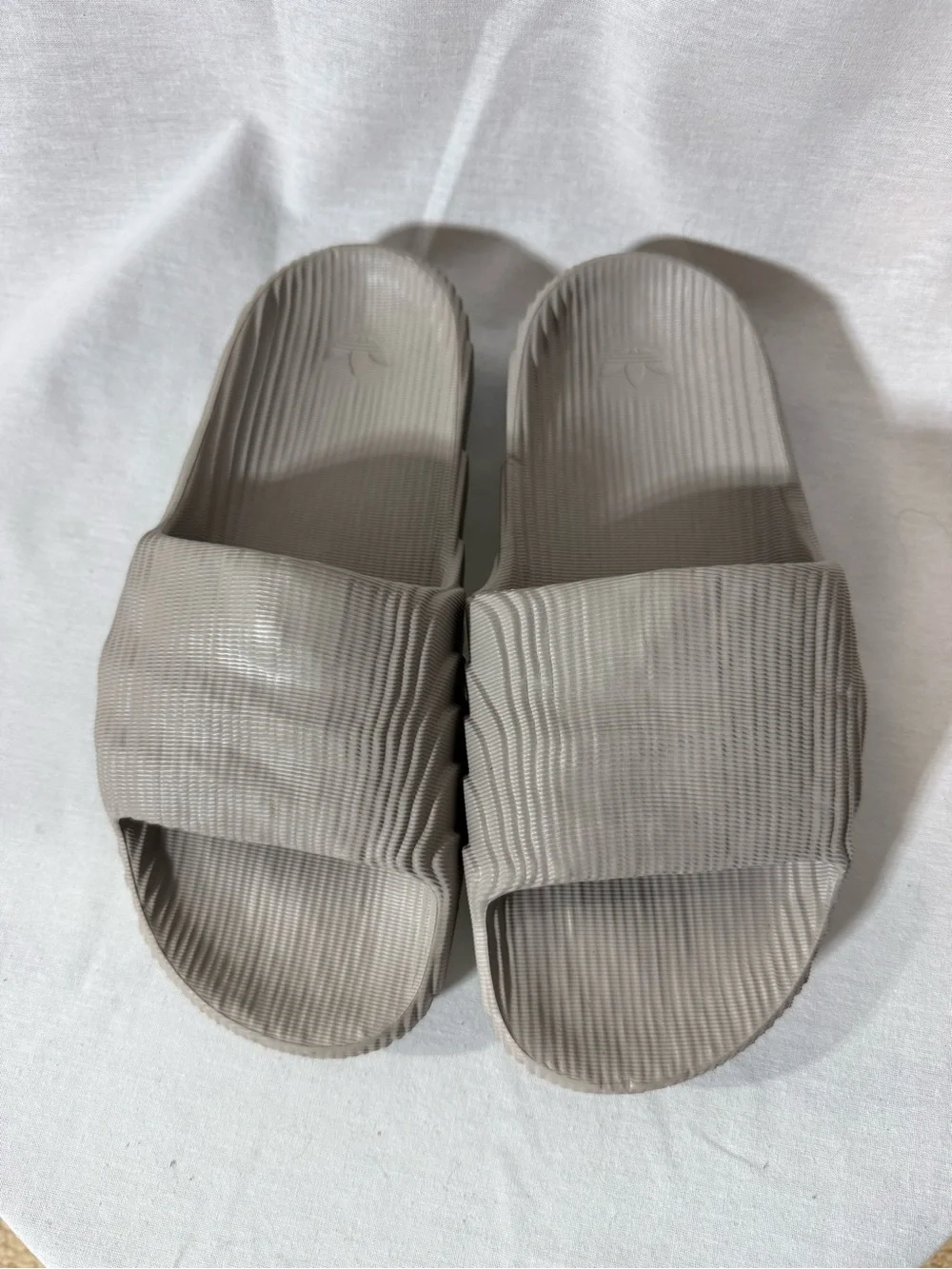 adidas Adilette 22 Taupe Textured Slide Sandals Size 8